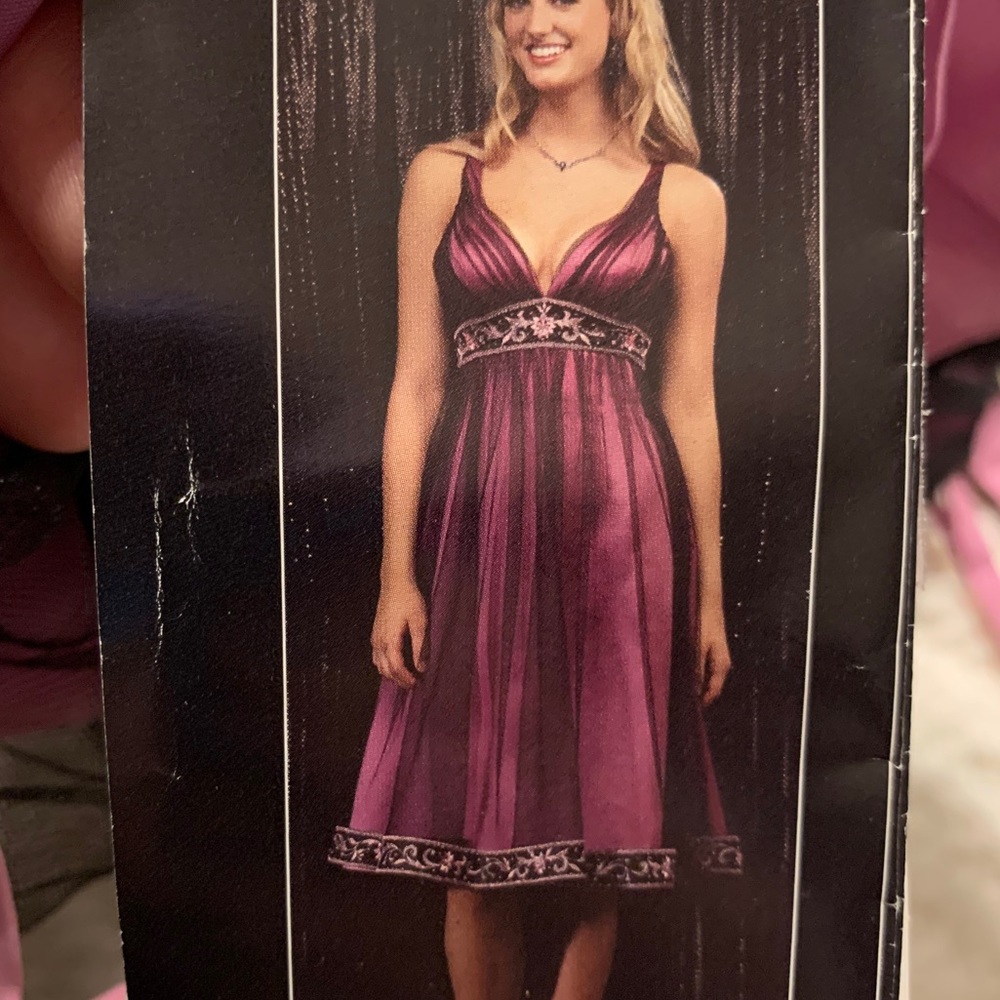 Free ship🆕 Raylia Designs Gorgeous Occasion Gown